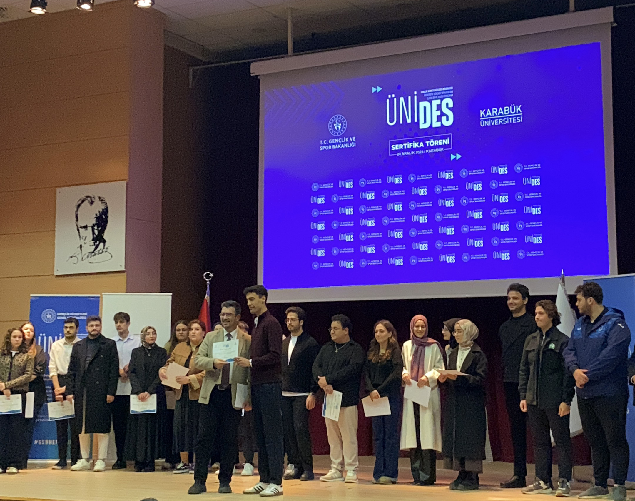 ÜNİDES Sertifika Töreni